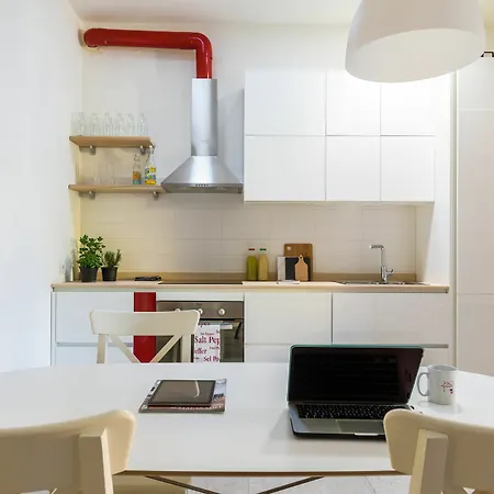 아파트 Homeathotel - Ampola 2*